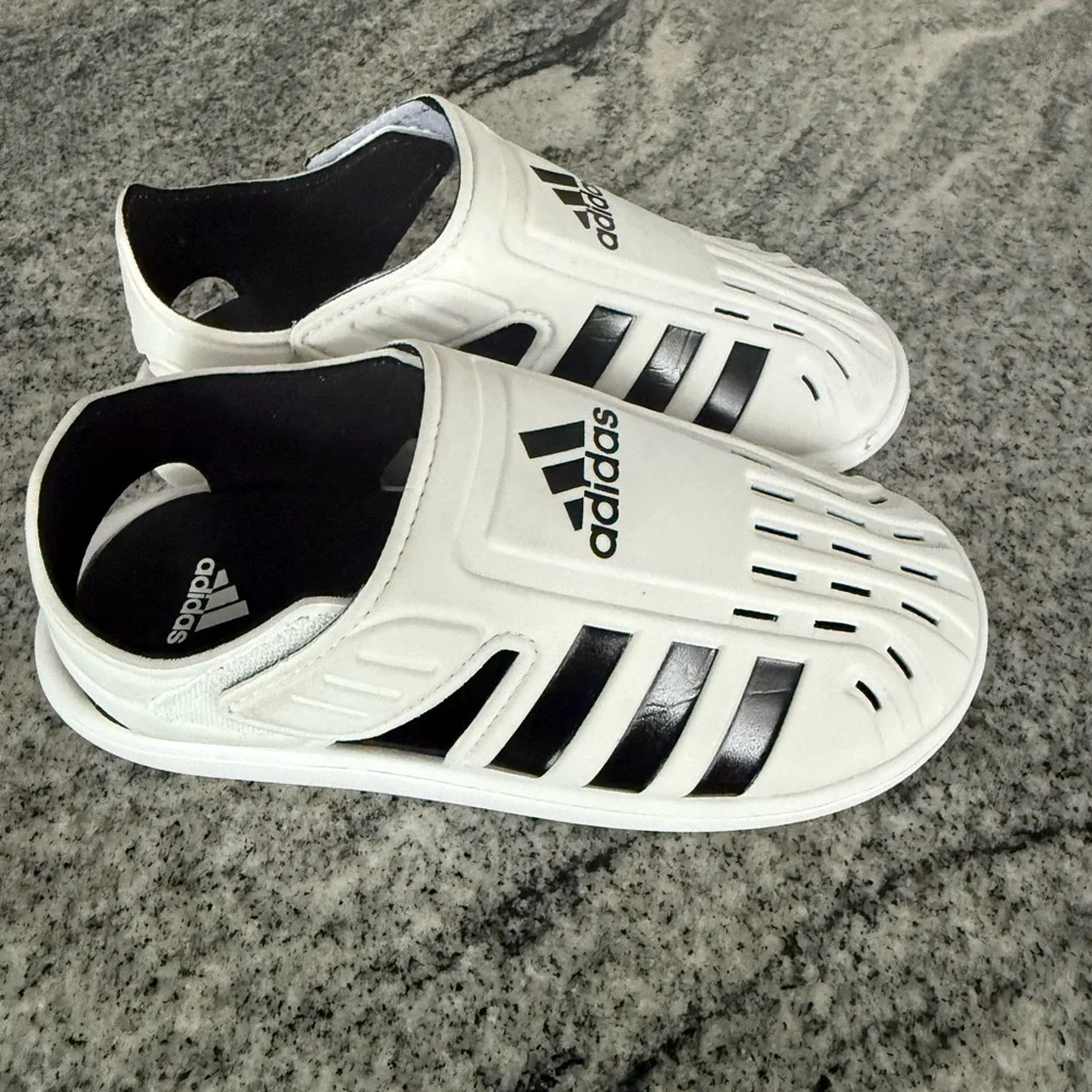 Adidas Kids White and Black Sandals 1Y - Picture 2 of 6